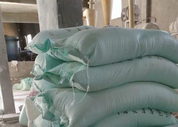 ضبط صاحب مخبز قام ببيع 36.5 طن دقيق مدعم في السوق السوداء