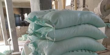 ضبط صاحب مخبز قام ببيع 36.5 طن دقيق مدعم في السوق السوداء