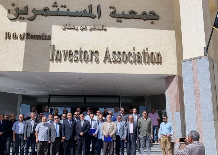 مستثمرى العاشر :اضطرابات التيار الكهربائى والإنقطاع المفاجئ أبرز الشكاوى لشركة كهرباء القناة