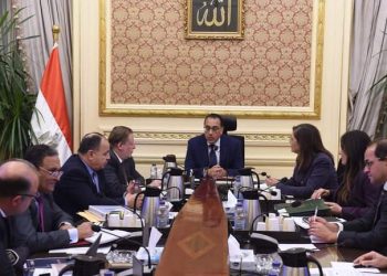رئيس الوزراء يتابع جهود الترويج لجذب مزيد من الاستثمارات لسوق رأس المال