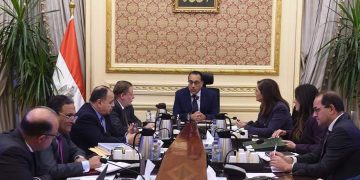 رئيس الوزراء يتابع جهود الترويج لجذب مزيد من الاستثمارات لسوق رأس المال