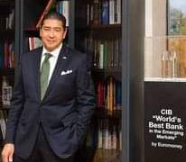 هشام عز العرب يستقيل من منصبه كمستشار لمحافظ البنك المركزي