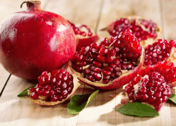 فوائد الرمان،يحمي من السرطان ومضاد للشيخوخة وينظم السكر والضغط