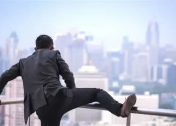 تفاصيل تخلص رجل أعمال من حياته بعد طلب زوجته الطلاق