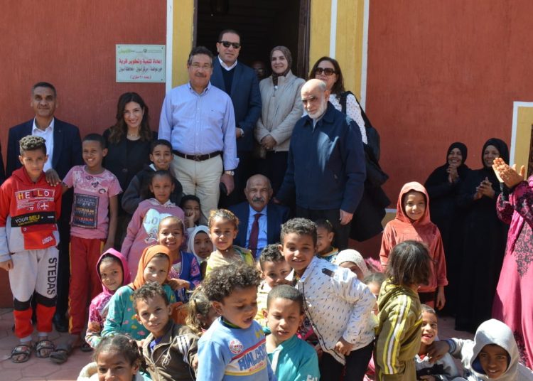 بنك التعمير والإسكان يساهم في إعادة اعمار قرية “خور عواضة” بمحافظة أسوان( صور)