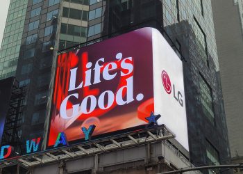LG تطرح علامتها التجارية الجديدة وتستهدف التواصل بنشاط مع العملاء بشكل يتجاوز الأجيال والمواقع