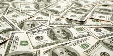 سعر الدولار الآن أمام الجنية في البنك المركزي المصري