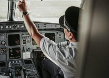 شروط ومزايا الالتحاق بالكلية المصرية للطيران