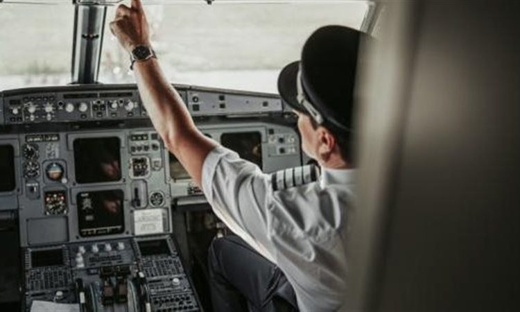 شروط ومزايا الالتحاق بالكلية المصرية للطيران