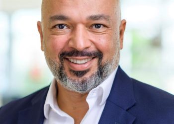 «اتصالات من &e مصر » توقع عقد شراكة مع هيئة الطاقة الجديدة لتحويل محطات المحمول للعمل بالطاقة النظيفة