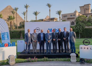 إكسون موبيل مصر توقع اتفاق تعاون مع شركة المنصور للسيارات الوكيل الحصري لشركة أوبل