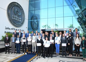 رئيس الرقابة المالية ووزير الشباب يشهدان حفل تسليم شهادات الدفعة الرابعة من برنامج “مدرب التوعية المالية المعتمد”