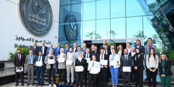 رئيس الرقابة المالية ووزير الشباب يشهدان حفل تسليم شهادات الدفعة الرابعة من برنامج “مدرب التوعية المالية المعتمد”