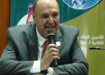 ” وَلْيَتَلَطَّفْ” كِتابٌ جديدٌ  يُبحرُ في قِرَاءةِ النَفْسِ والحَياةِ والأخْلاقِ للدكتور عادل اليماني( صور)