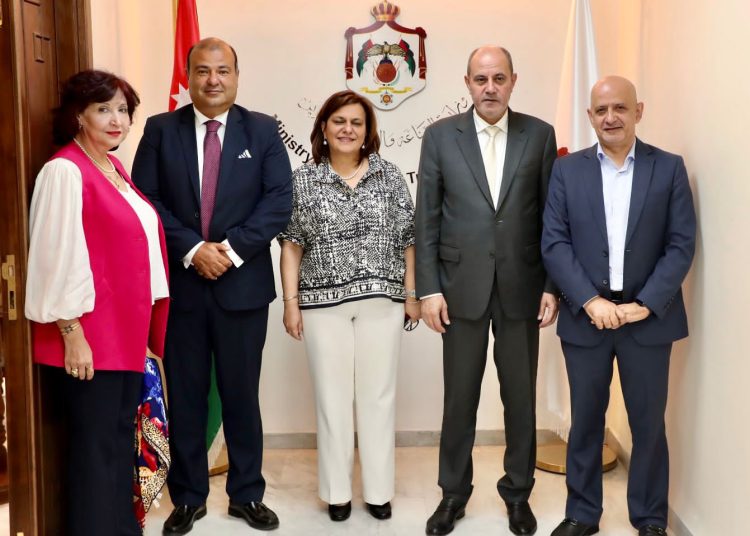 إطلاق “إعلان عمان” الخاص بالقمة الاقتصادية الأولى للقطاع الخاص العربي