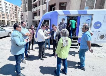 الشربيني،يتفقد سيارة مجهزة لخدمة قاطني الحي السكني الثالث R 3 بالعاصمة الإدارية