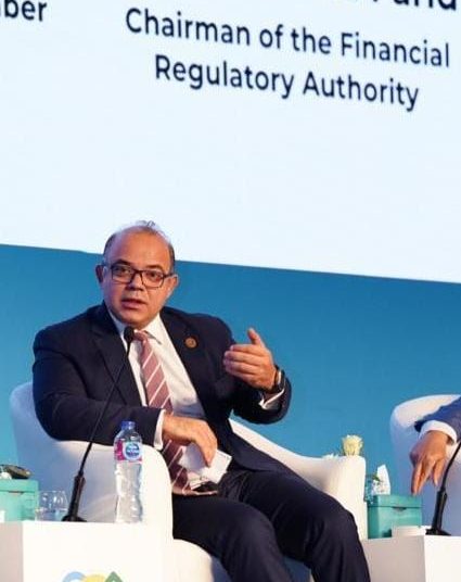 رئيس الرقابة المالية يشارك في الجلسة الرئيسية للمنتدى الأول للاستثمار البيئي والمناخي