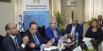 رئيس البورصة يستعرض تنشيط صناديق الاستثمار العقارية