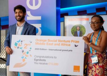 Egrobots تفوز  بمسابقة اورنچ الدولية للمشروعات الناشئة