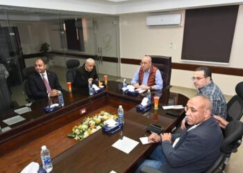 وزير الإسكان يلتقى أعضاء جمعية مستثمري أسوان ويستعرض موقف المشروعات التنموية بالمدينة