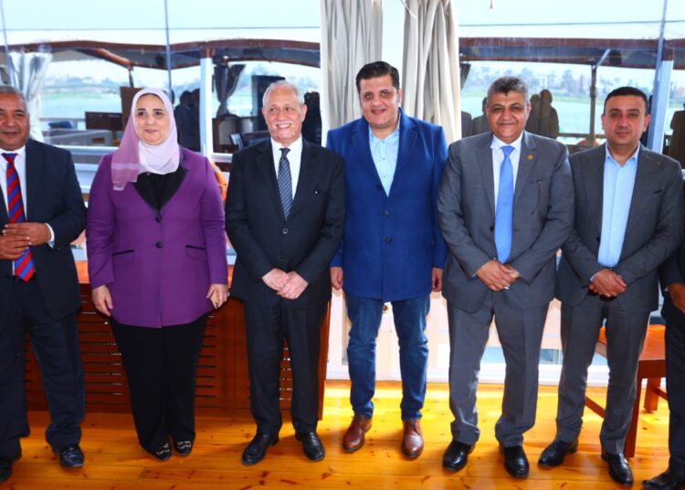 المهندس للتأمين والحياة تسلمان صغار الصيادين بالصعيد مراكب للصيد بحضور وزيرة التضامن( صور)