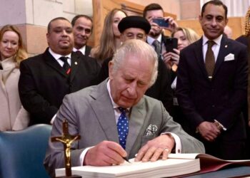 مؤسس شركة المصريين بالخارج في بريطانيا يستقبل الملك تشارليز الثالث بكنيسة القديس جورج ستيفنيج