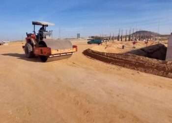 وزير الإسكان يستعرض موقف تنفيذ أعمال المرافق بمنطقة الحزام الأخضر بمدينة 6 أكتوبر