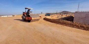 وزير الإسكان يستعرض موقف تنفيذ أعمال المرافق بمنطقة الحزام الأخضر بمدينة 6 أكتوبر