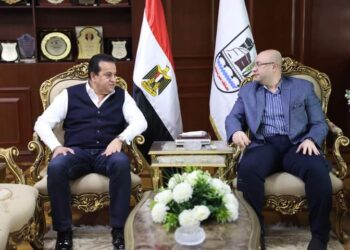 وزير الصحة ومحافظ بني سويف يناقشان الأوضاع الصحية بالمحافظة