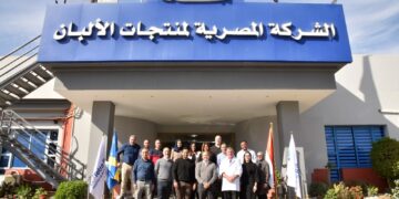 جهينه تستضيف العضو المنتدب لشركة تتراباك في جولة تفقدية داخل مصانعها