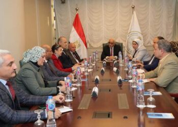 وزير التربية والتعليم يعقد اجتماعا مع نقيب المعلمين لإطلاق وثيقة معايير المعلم مع الوكالة الأمريكية