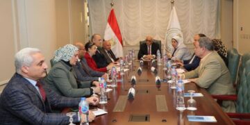 وزير التربية والتعليم يعقد اجتماعا مع نقيب المعلمين لإطلاق وثيقة معايير المعلم مع الوكالة الأمريكية