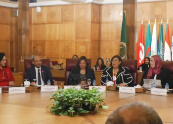 رئيس البورصة يشارك في الجلسة الافتتاحية لمؤتمر جمعية “سيدات أعمال مصر 21”