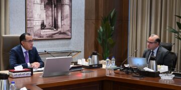 “مدبولي” يتابع مع رئيس هيئة الرقابة المالية جهود تطوير وتنمية القطاع المالي غير المصرفي