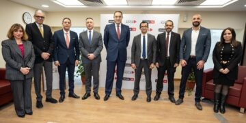 اتصالات من &e في مصر تتعاون مع بنك أبوظبي التجاري لإطلاق برنامج المكافآت الرقمي “TouchPoint”