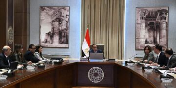 رئيس الوزراء يتابع مع وزيرة التعاون الدولي جهود دعم تنفيذ وثيقة سياسة ملكية الدولة