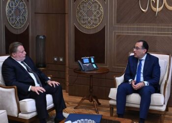 رئيس الوزراء يلتقى محافظ البنك المركزى لمتابعة  ملفات الإفراج عن السلع والبضائع من الجمارك