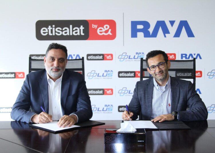 “اتصالات من &e ” توقع اتفاقية شراكة استراتيجية مع  “راية ” لتعزيز أنشطة التجارة الإلكترونية