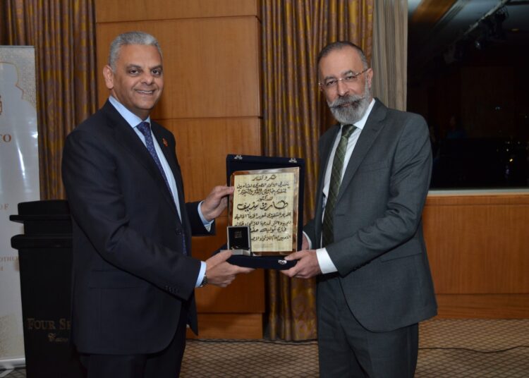 الاتحاد المصري للتأمين ينظم حفل إفطاره السنوي ويكرم الأمين العام السابق( صور)