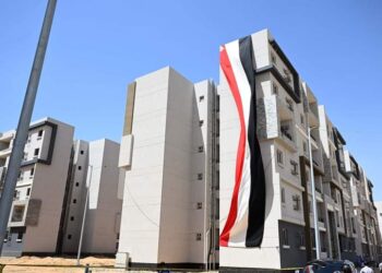 رئيس الوزراء يختتم جولته بالعاشر من رمضان بزيارة وحدات “سكن لكل المصريين”