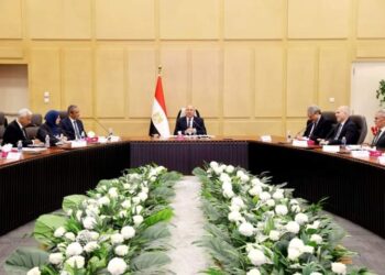 وزير النقل والصناعة يعقد لقاءً موسعاً مع قيادات وزارة الصناعة لتحديد مستهدفات المرحلة المقبلة