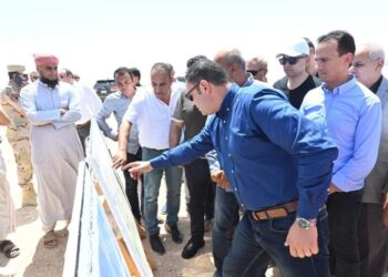 وزير الإسكان يتفقد محطة التحلية بالضبعة ويتابع مخطط استعمالات الأراضى للمنطقة