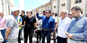وزير الإسكان يتفقد محطة التحلية بالضبعة ويتابع مخطط استعمالات الأراضى للمنطقة
