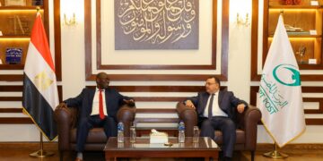 “رئيس البريد المصري” يستقبل المدير العام للبريد السوداني ويبحثان أوجه التعاون المشترك