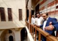 وزير الإسكان يتفقد سير العمل بمشروع ترميم وإعادة تأهيل وتوظيف وكالة قايتباى بالجمالية