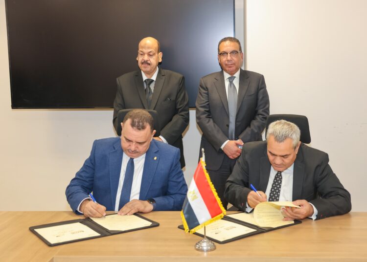 بروتوكول تعاون بين “البريد المصري”و “جهاز تنظيم النقل الداخلي”لتسهيل حصول المواطنين على خدمات الجهاز