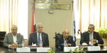 رجال الأعمال: الإتفاق على تسريع تسجيل المكاتب الإستشارية ووضع حد أدني للأتعاب وإطلاق منصة للعقود