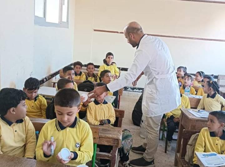 «وزارة الصحة»تطلق حملات وقائية للفحص وعلاج أمراض البلهارسيا والطفيليات لطلاب المدارس بالمناطق الريفية