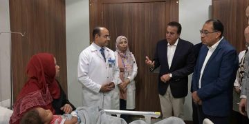 رئيس الوزراء يتفقد مجمع الأقصر الطبي الدولي ويشيد بجودة الخدمات المقدمة