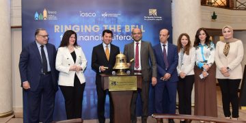 وزير الشباب  ورئيس البورصة  يفتتحون جلسة التداول احتفالاً بأسبوع المستثمر العالمي والثقافة المالية